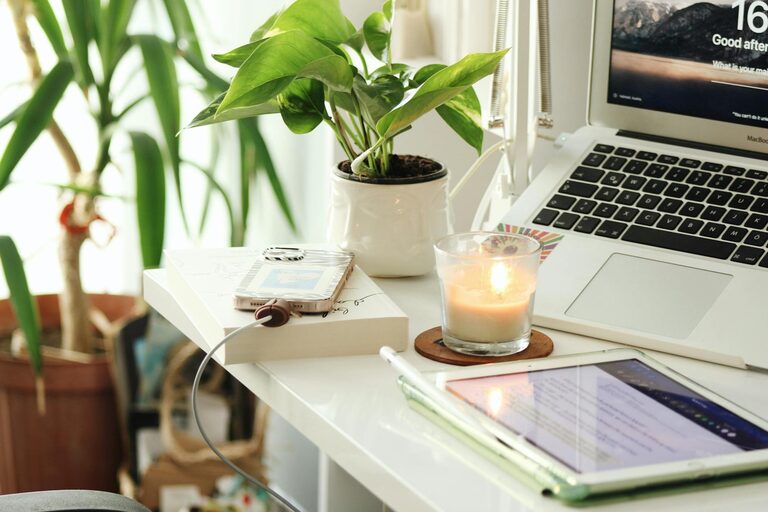 Tips for Creating a Relaxing Home Office to Boost Productivity and Well-Being
